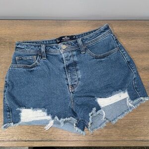 Hollister Curvy High-Rise Mom Short 3”